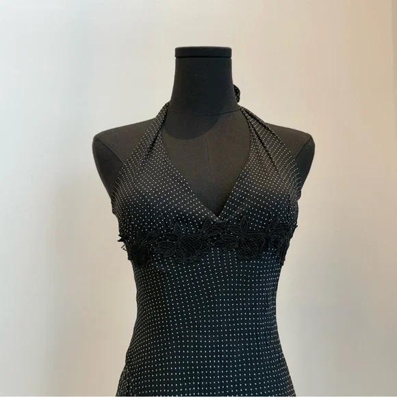 Sheer halter neck dress - Picture 3 of 11